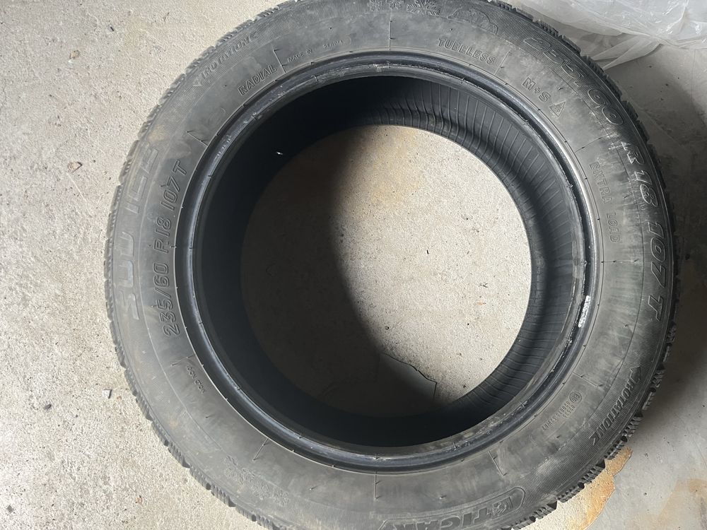 Продам Шины 235/60/18