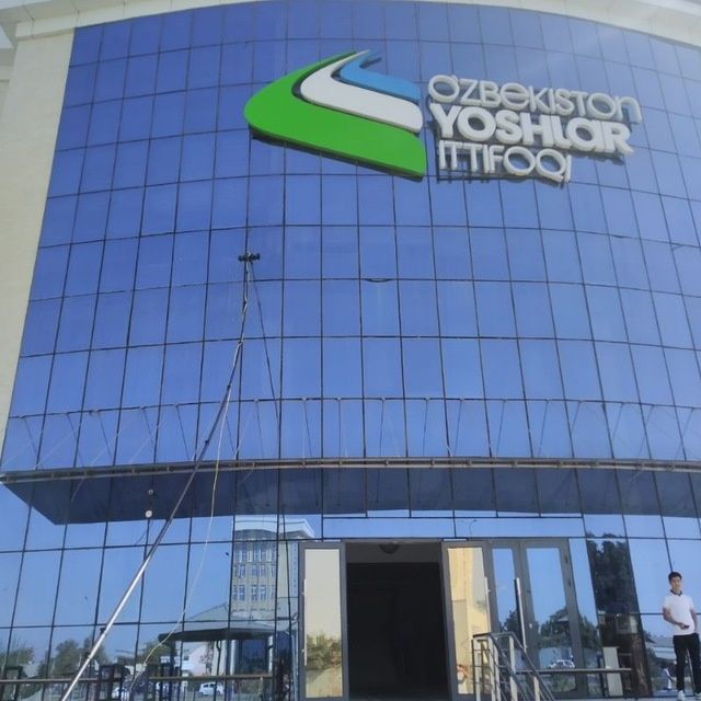 Fasad moyka oyna yuvish xizmati