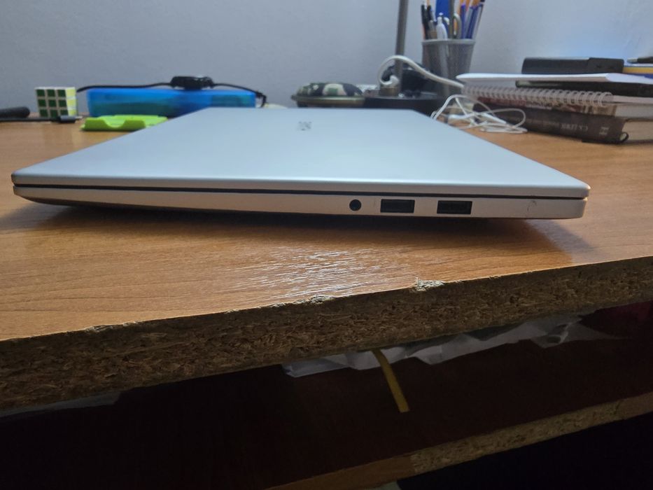 Vând Laptop HUAWEI D15