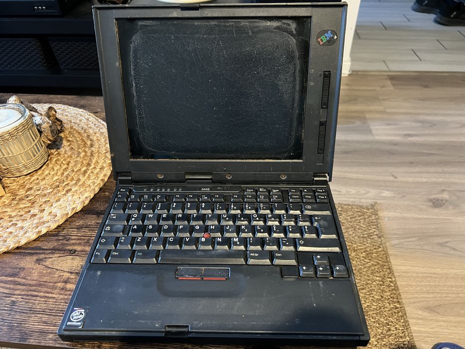 Laptop IBM ThinkPad 560E netestat !