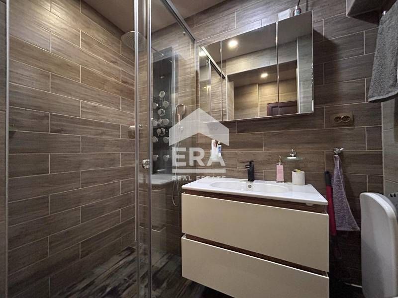 Продава се Тристаен апартамент в София, Център - 106 кв.м за 4057 €/кв.м - Снимка #8