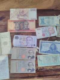 Lot bancnote vechi din diverse tari.