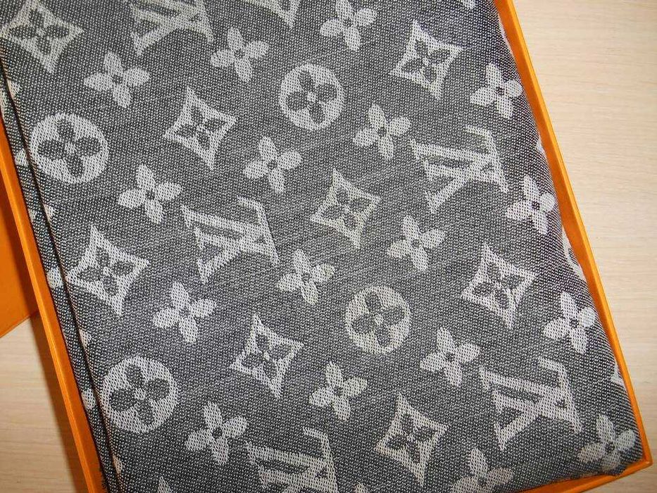 Eșarfă pentru femei Louis Vuitton 0336