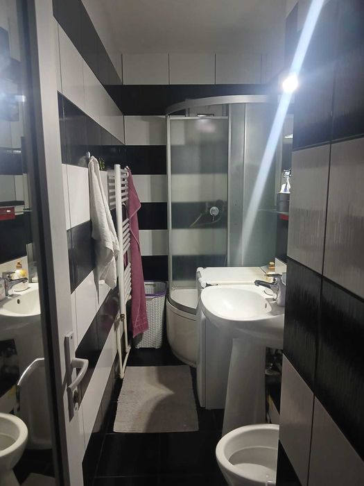 Inchiriez apartament 2 camere in zona liceului agricol