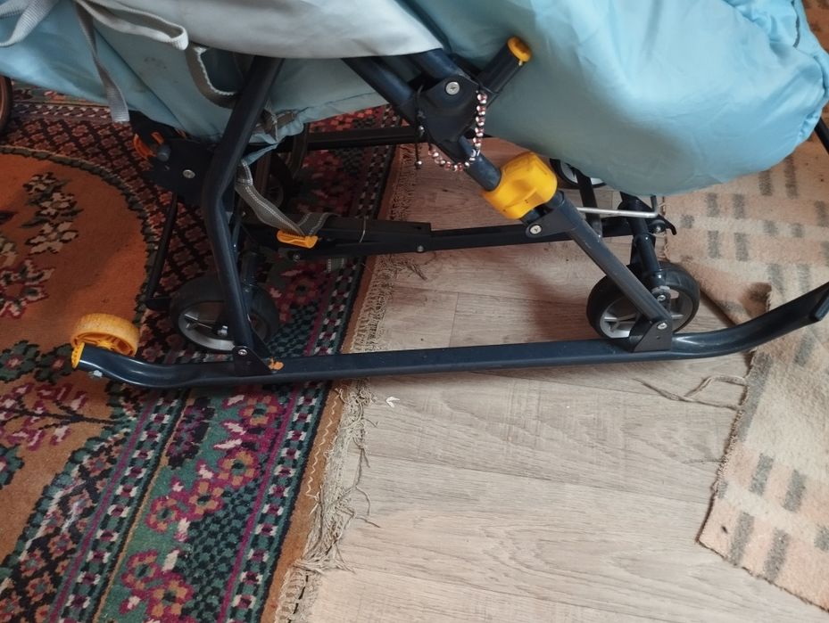 Продам санки детские,три положения