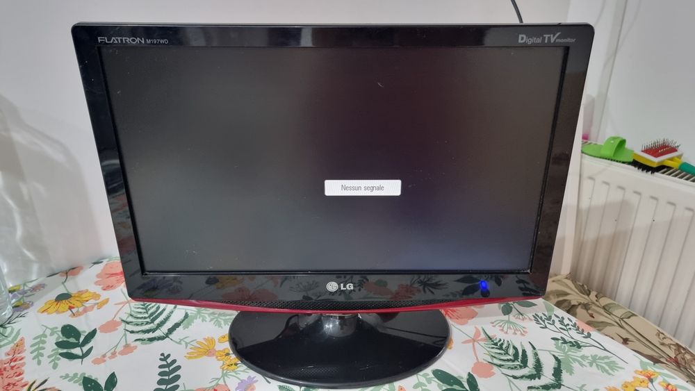 LG tv 19inch ,taste blocate, echipament sportiv drumetie