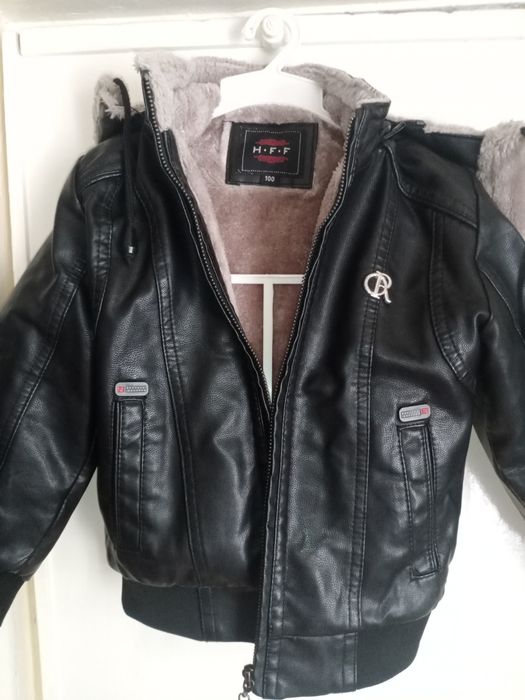 Куртка кожаная 4-5 лет