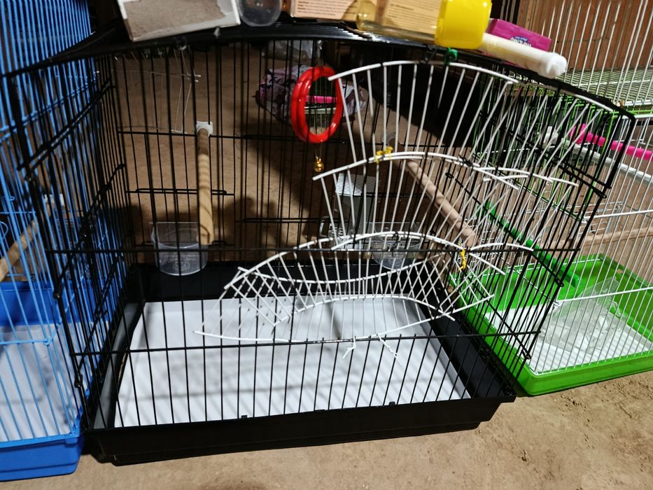 Клетки для птиц б/у