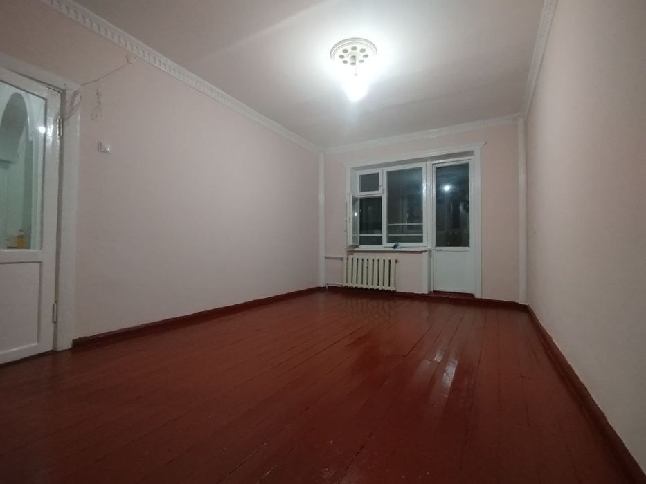 Зангиота туманида 3 хонали квартира ижарага берилади. Арзон. Срочно.