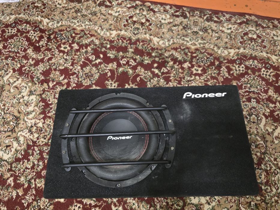 Авто     Сабуфер