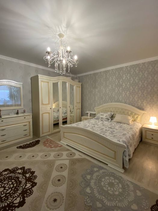 Продам спальный гарнитур