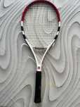 Tennis raketka .