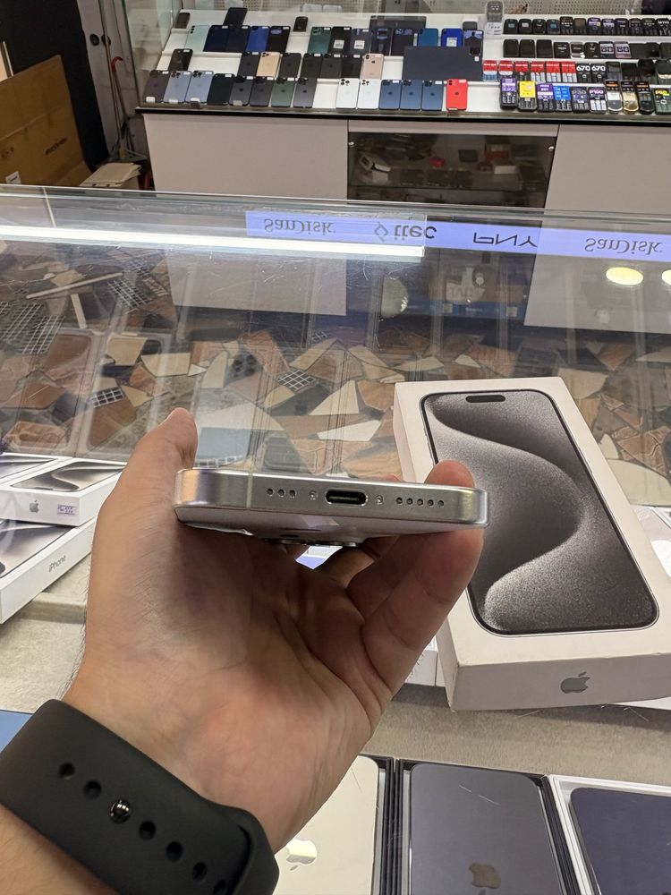 iPhone 15 Pro 256 gb white