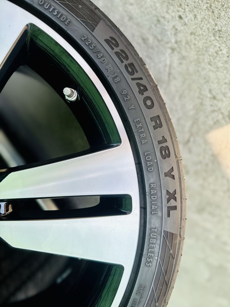 Jante Mercedes 18 A B C E CLA GLA | 225/40 R18 92Y XL Continental CSC5