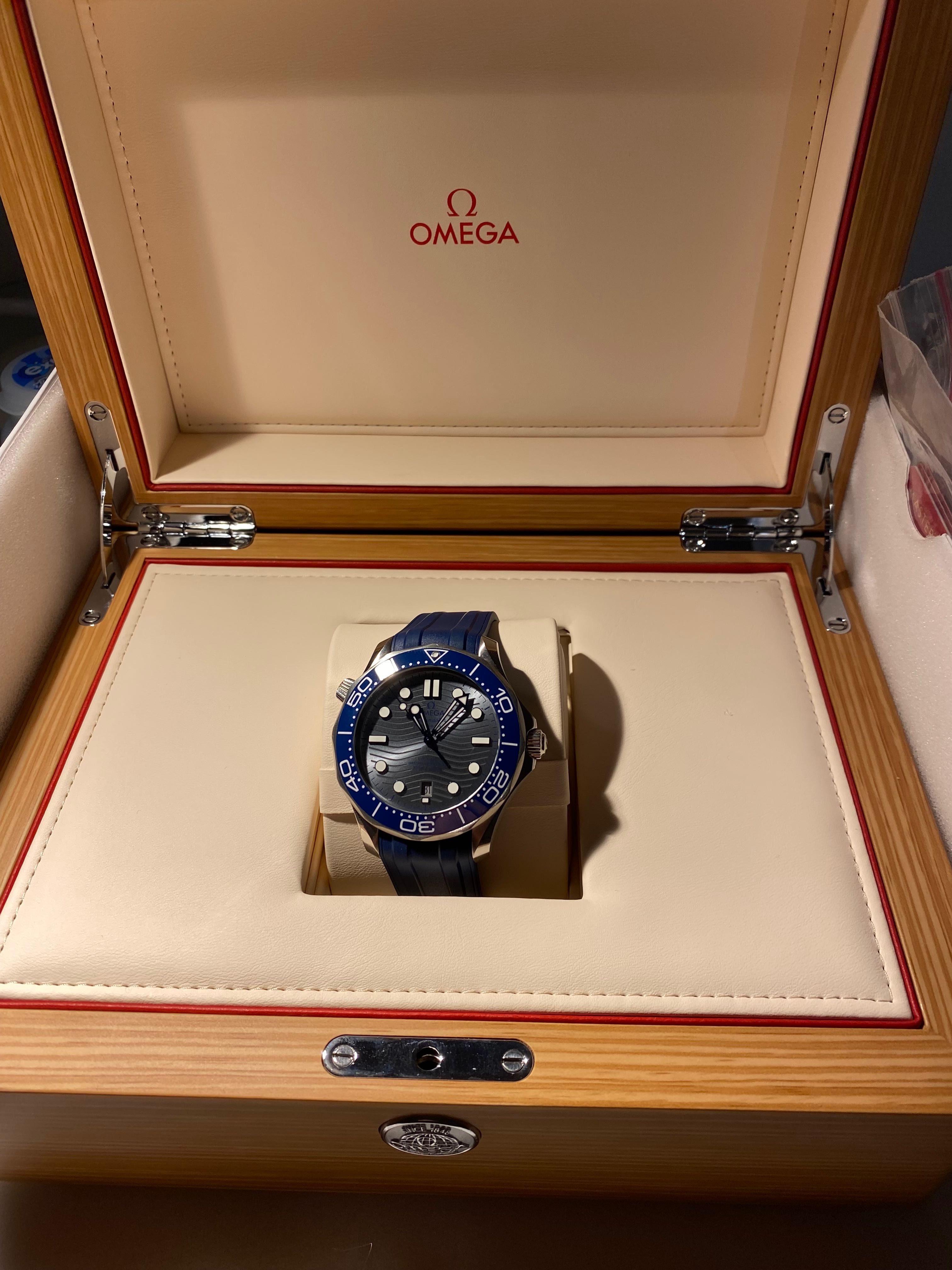 Omega Seamaster Diver 300 M Chronometer 2023 Box & Papers