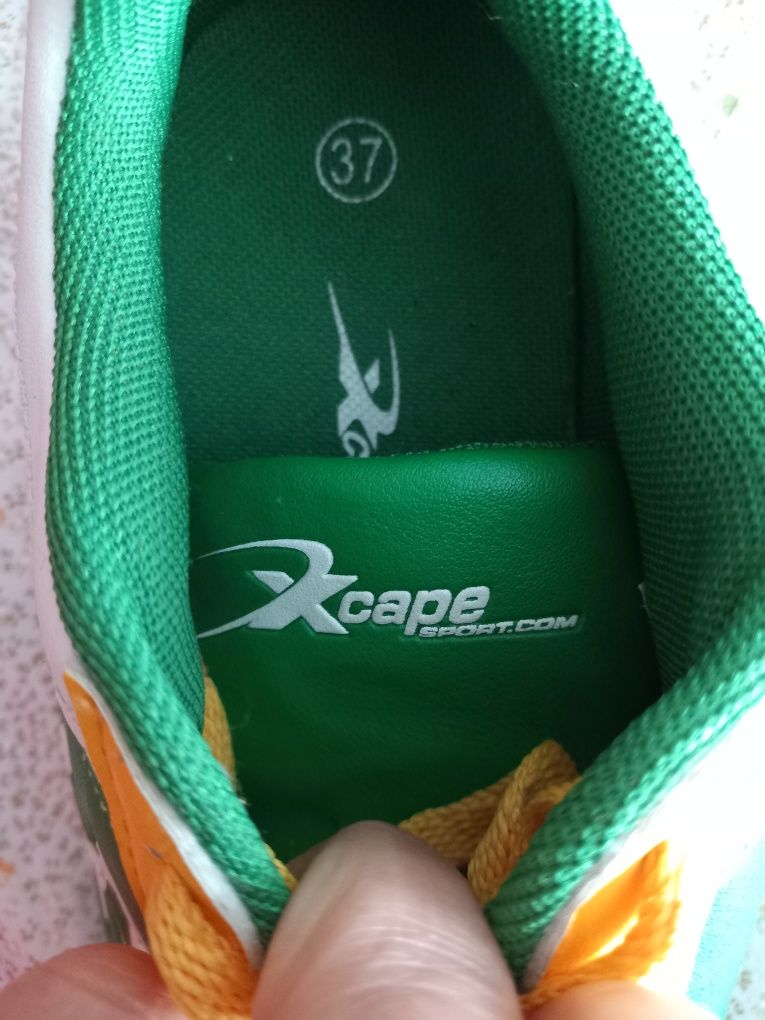 Страхотни детски бутонки Xcape 37 номер