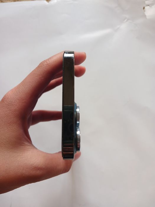 Iphone 13 pro max sotiladi!
