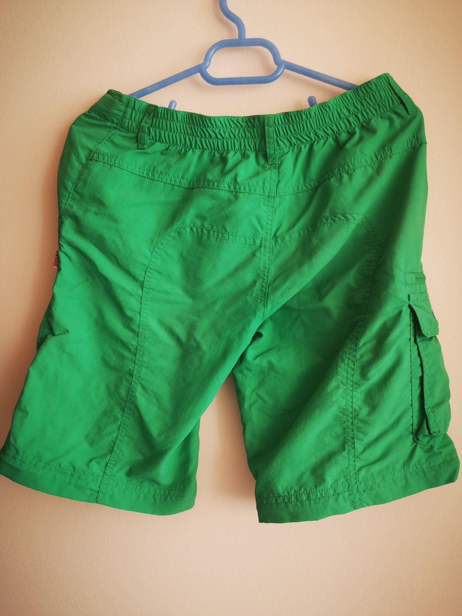 Pantaloni scurți Trollkids mărimea 152/S