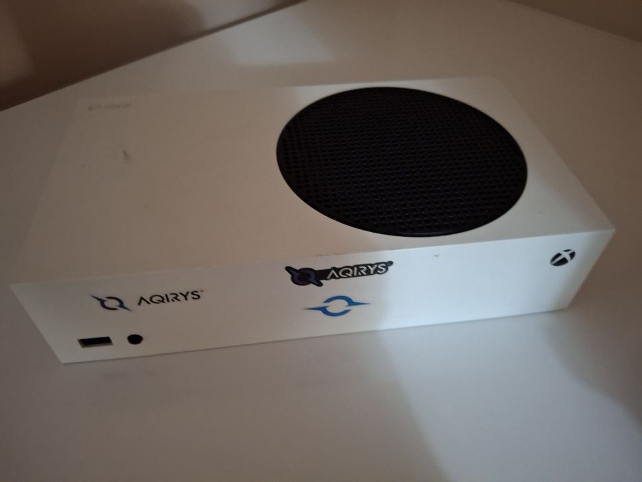 Vând Xbox serie S 1tb stocare