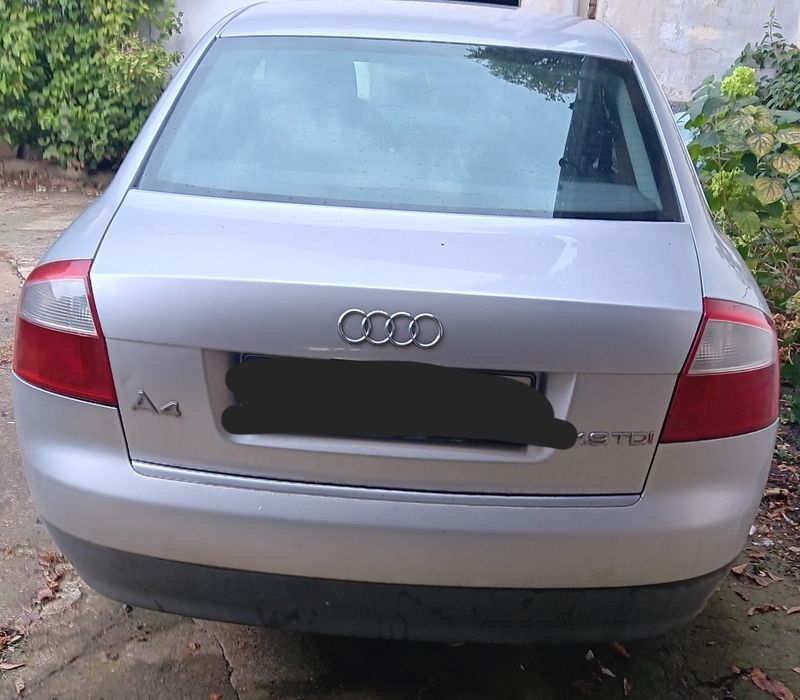 Vând mașină audi A4 anul 2002