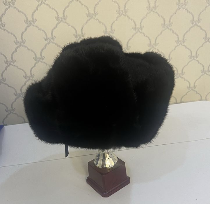 Продам норковую шапку 60 размер