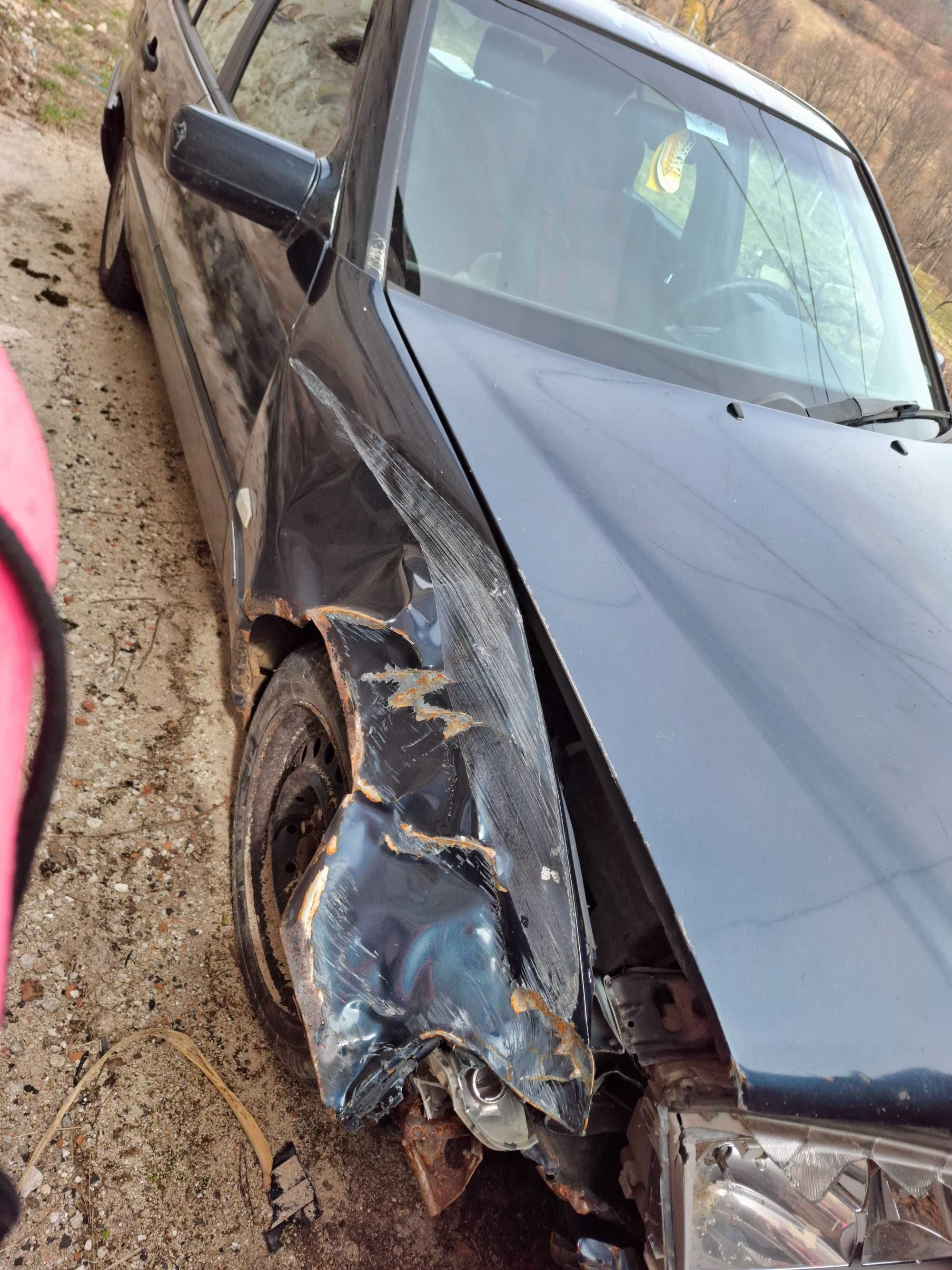 Продавам Mercedes C180 на части