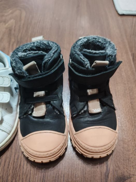 Боти и маратонки размер 25