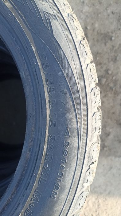 Зимние шины б.у в отличном состоянии