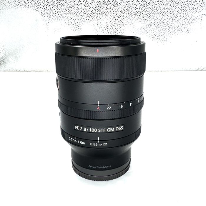 Sony FE 100mm f/2.8 STF OSS GM