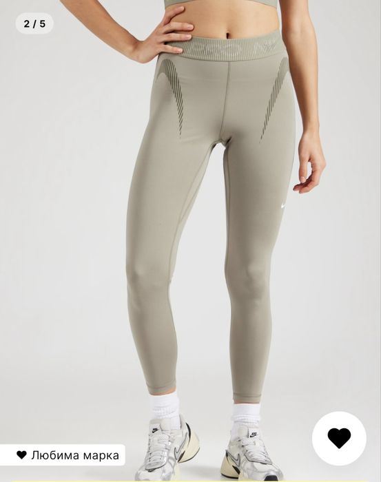 Дамски спортен топ Nike