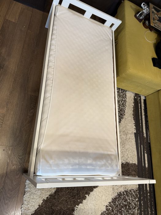 Детско легло с подматрачна рамка ИКЕА с включен матрак