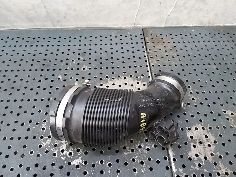 Furtun tub aer 2.0 tdi audi a4 b9 8w 04l129661b