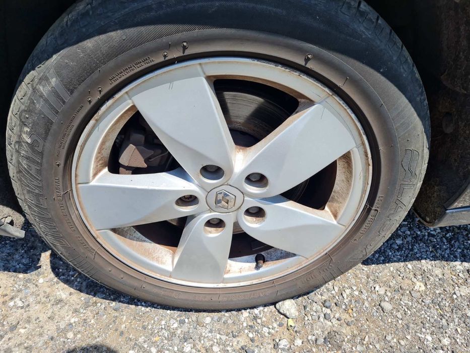 За части Renault Scenik 1.6 2011 година.