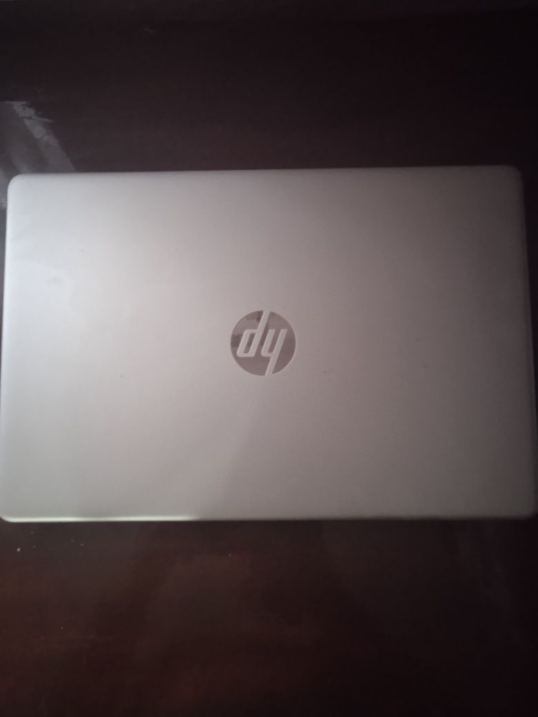 Laptop HP in garanție