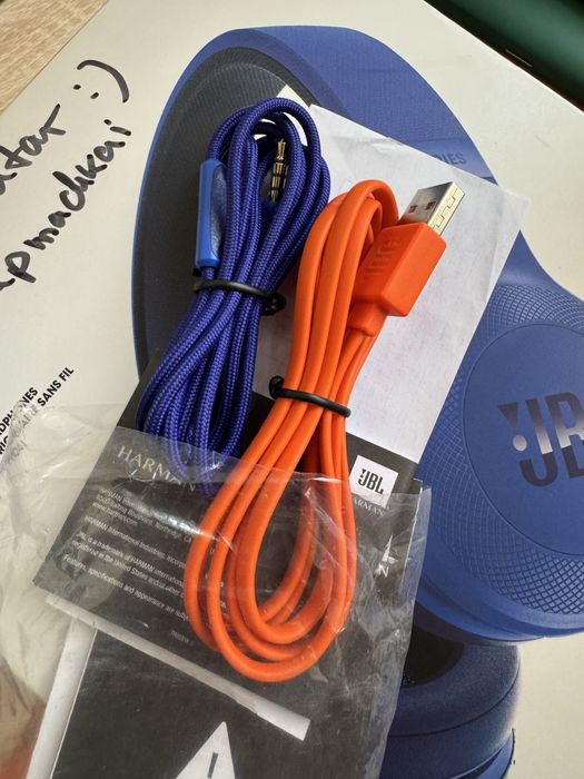 JBL E45BT слушалки + подарък