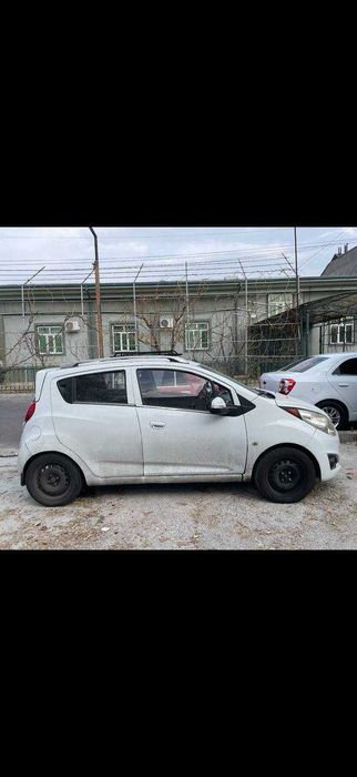 Продаю автомобиль Спарк