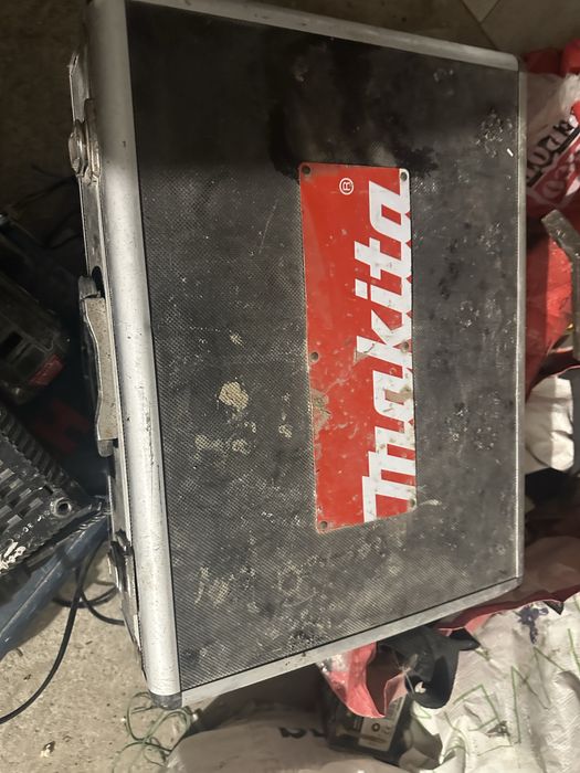 Vand makita  in state foarte buna de functionare