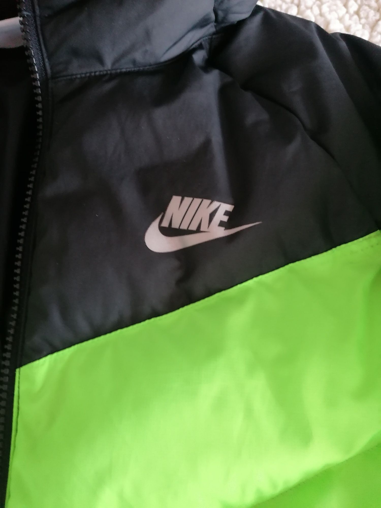 Юношеско спортно яке Nike