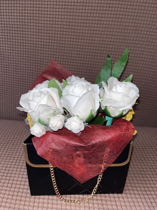 Чантички с цвета