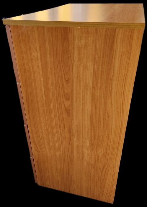 Скрин с 2 нощни шкафчета. ТВ масичка,маса за телевизор и друга техника