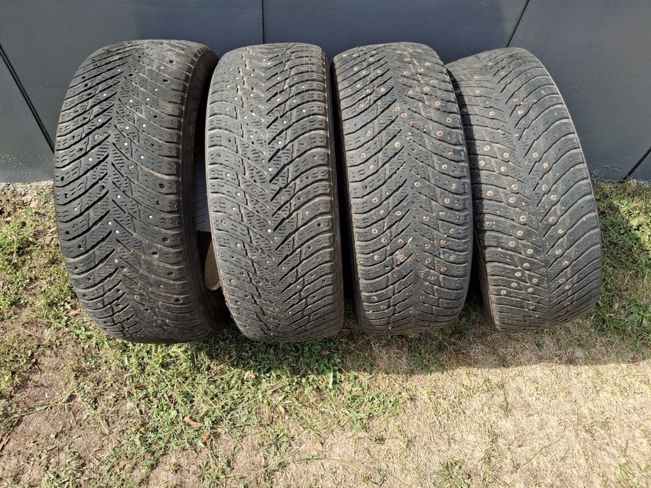 Резина зима 215/55/17