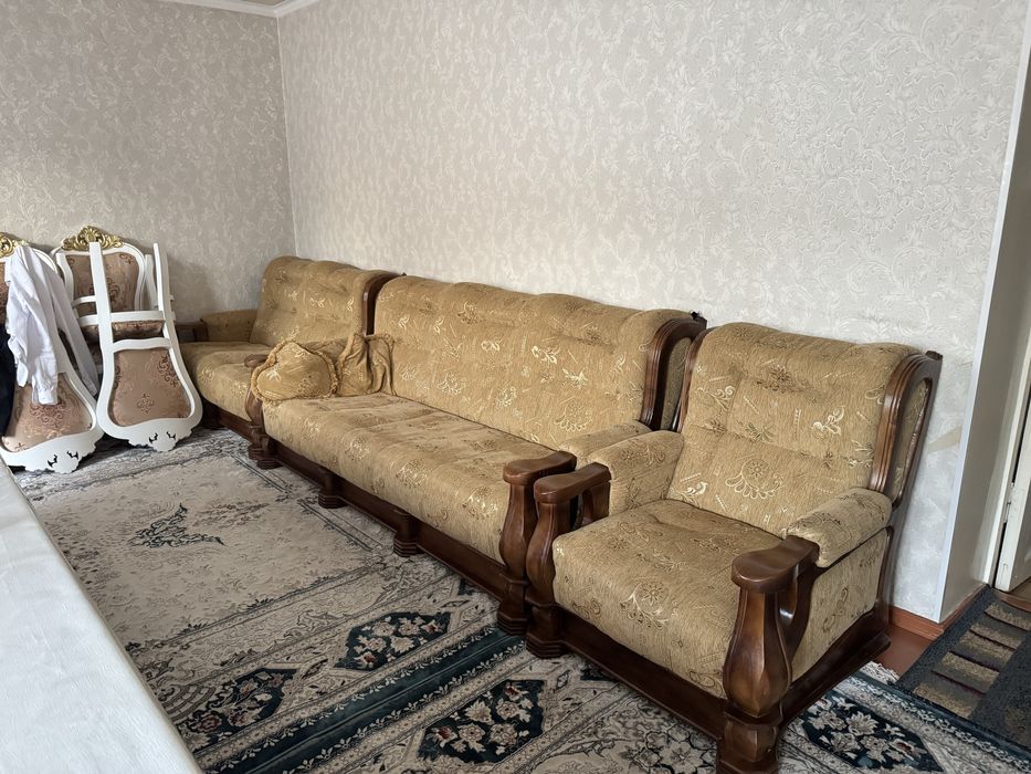 Диван за все 4 шт 110000