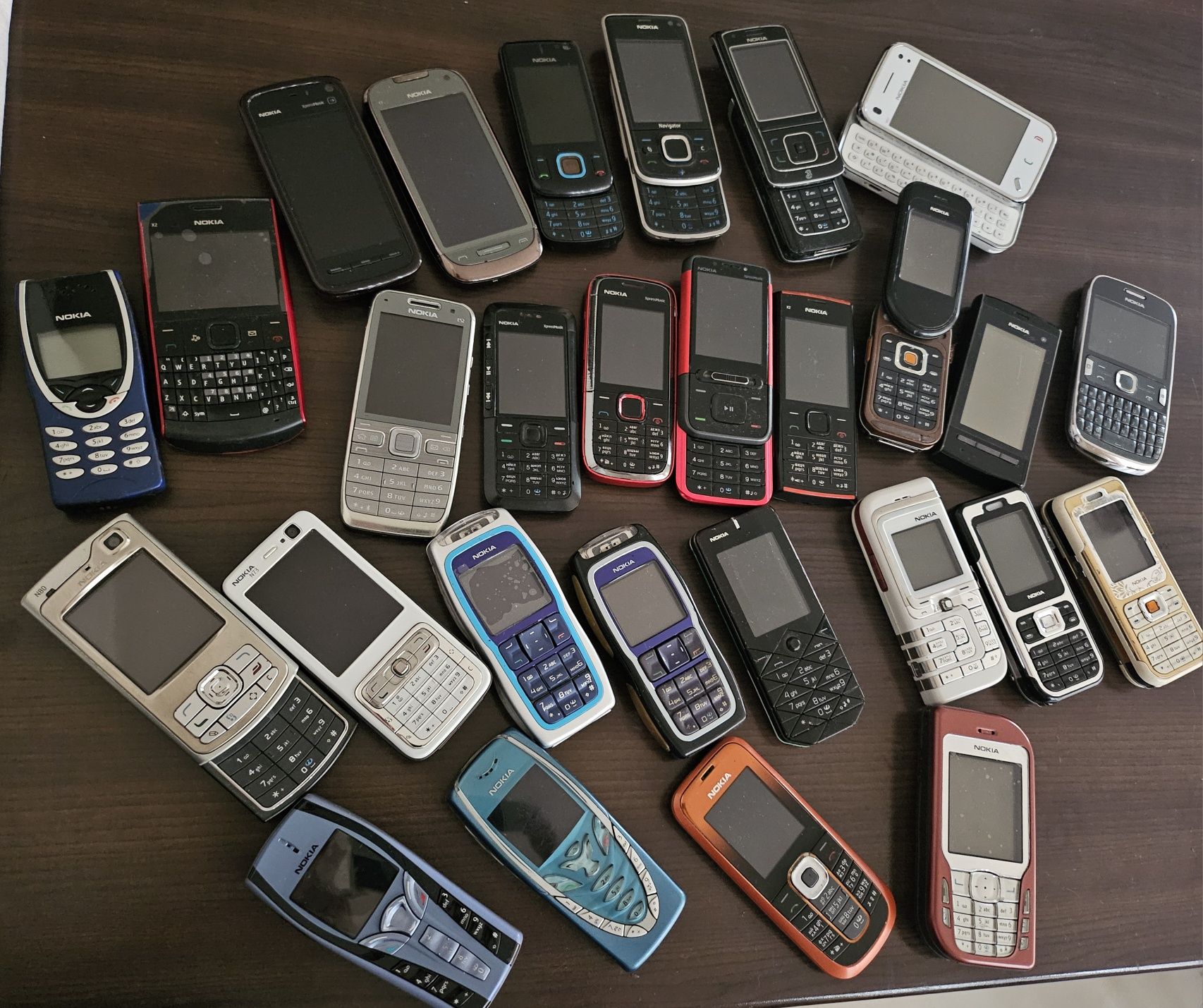 Nokia E52,  8210, N97, X2, 5610,N73,7500,5310, 7210,,3220,ASHA302,7373