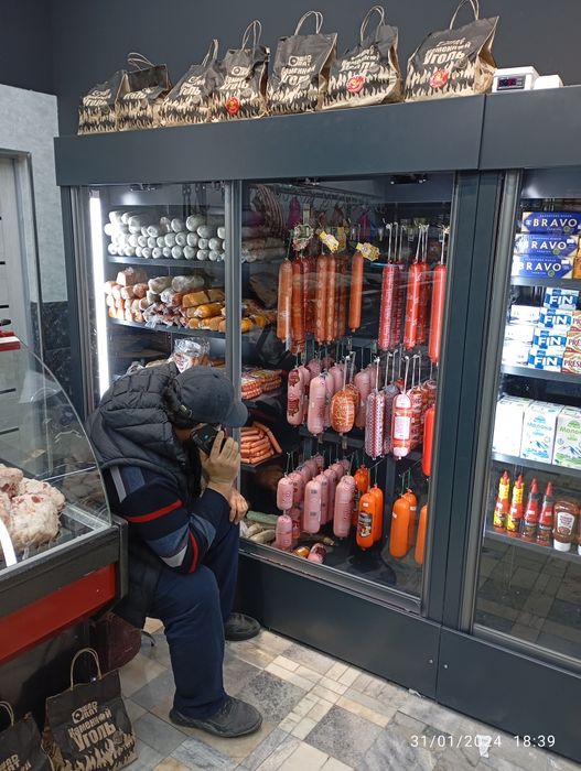 Витрина холодилник