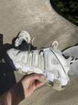 Adidasi Nike Uptempo