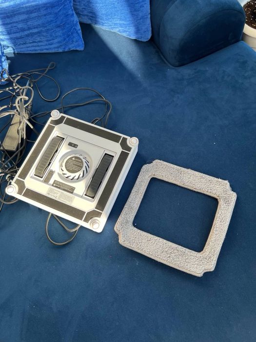 Робот за почистване на прозорци