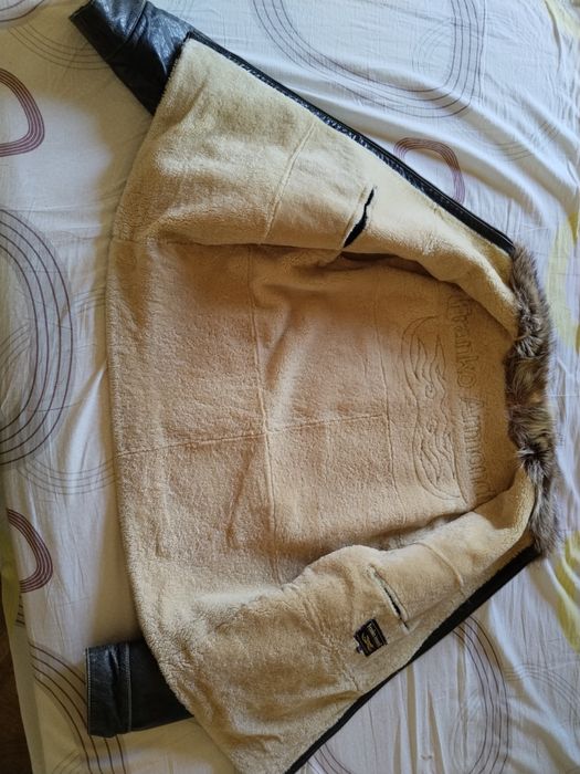 Продаётся кожаная дублёнка из натурального меха.Franko Armondi