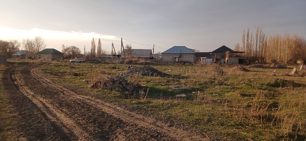 Участок под бизнес, дом