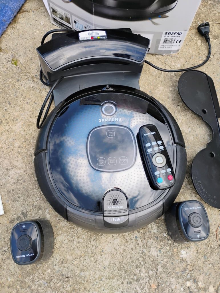 Aspirator robot Samsung nou