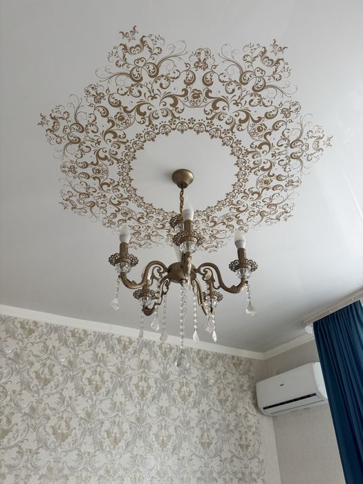 Продам люстру 9000